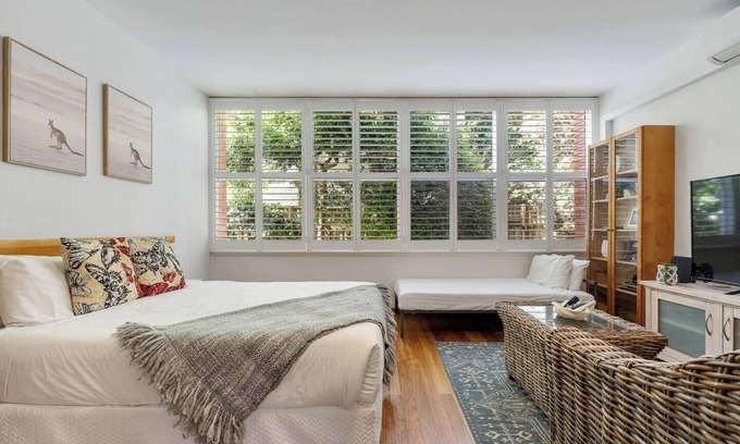 Neutral Bay Apartamento | Getawayz NSW - Bay Court I -Spacious Waterside Studio next to Hayes Beach, Cafes & Ferry!