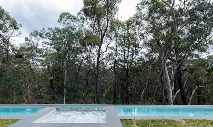Yerrinbool Cabina | Getawayz NSW - Valencia Cottage - Rustic, Charming, Relaxing!