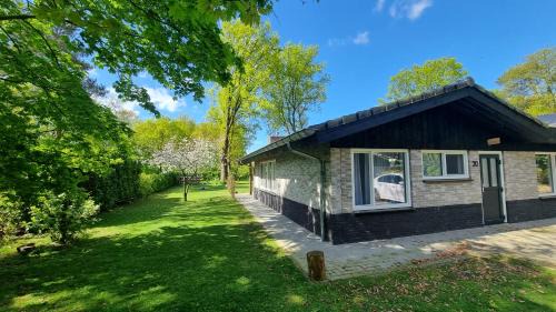 Rheezerveen Casa | Gezellige, luxe bungalow 't pareltje in het bos in Hardenberg "Rheezerveen"woning 20