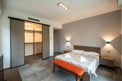 Pablo Casa | GG12 Parma Comfort & Parking Suites