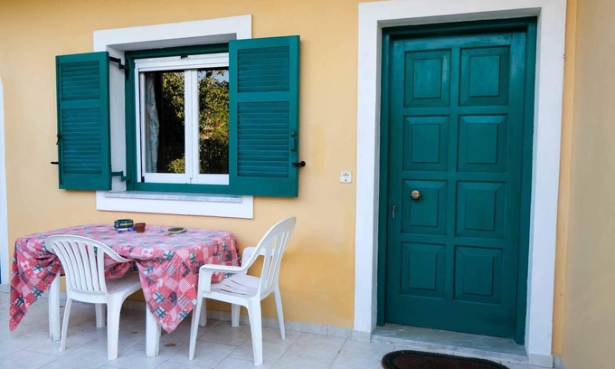 Termenades Apartamento | Yiannis Apartment 3 Agios Georgios Pagoi Corfu