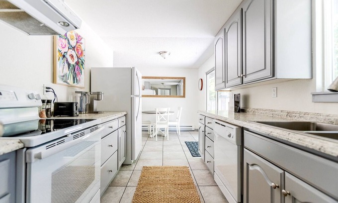 Gig Harbor Casa | Gig Harbor Cozy Get Away, Bring Fido - Park like Backyard