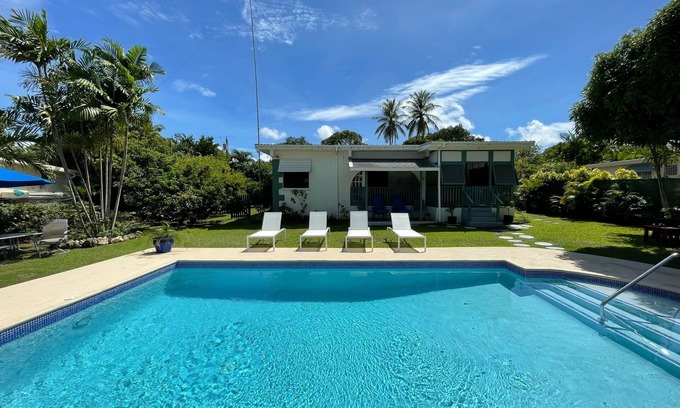 Sandy Lane Villa | Hermosa casa de estilo Bajan de 3 dormitorios con piscina privada situada en jardines tropicales