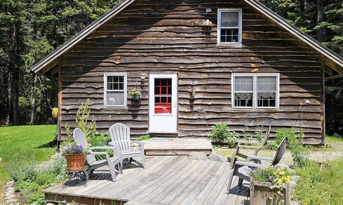 Southwest Harbor Cabaña | Gilbert Cottage - privacidad boscosa en Southwest Harbor