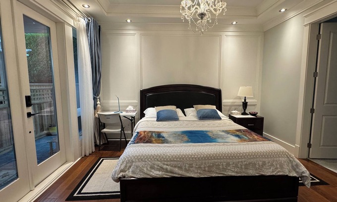Steveston Casa | Gilbert house cozy guest ensuite room near YVR-airport