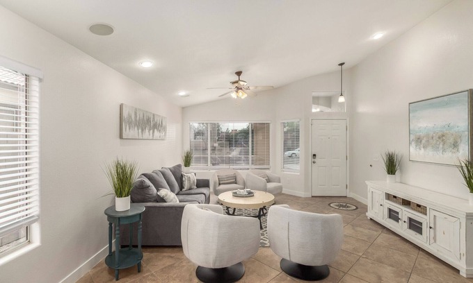 Gilbert Casa | Gilbert Modern Luxury - Private Pool Oasis