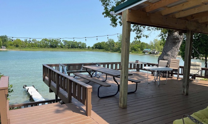 Bronson Cabaña | Gilead Lakefront Cottage con gran cubierta y Bella Vista