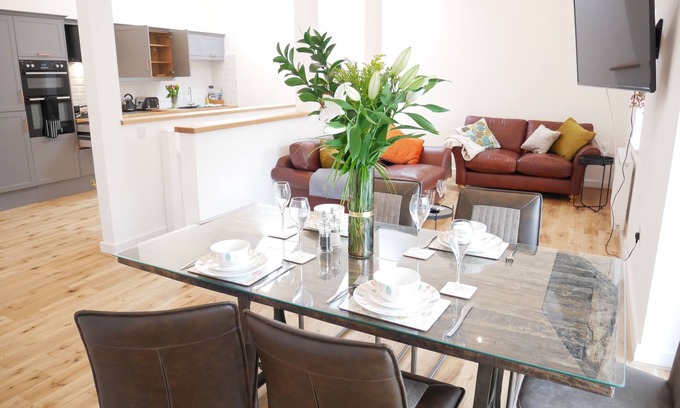 Newland Near Ulverston Apartamento | Gill Gardens Barn with Hot Tub