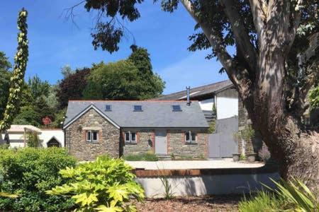 Liskeard Casa | Gilliflower 1 bedroom cottage at Trethwale Barns Holiday Home