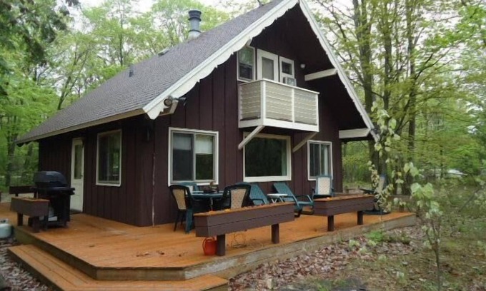Fish Creek Cabaña | Gingerbread Cottage - Bosque Decoración - Disponible invierno también!