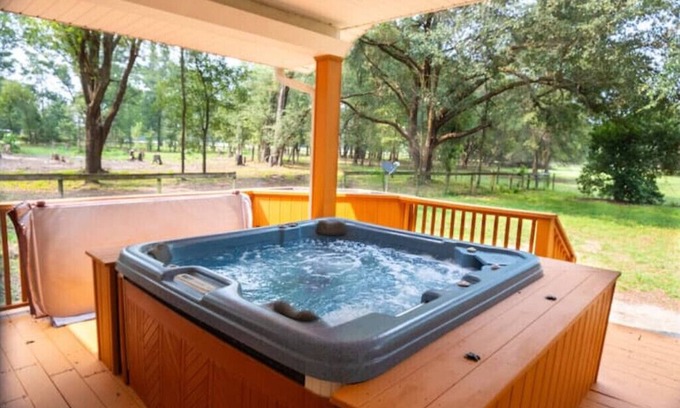 High Springs Casa | Ginnie Springs Hidden Scuba Oasis Retreat! Only 1 minute from Ginnie Springs