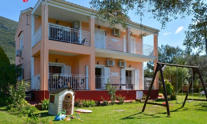 Agios Matthaios Apartamento | Giokos