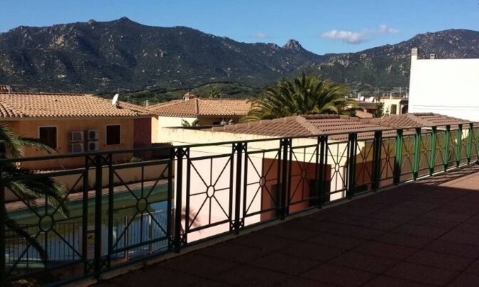 Villasimius Apartamento | La casa de Giovy (LAS COLINAS. Residencia con piscina)