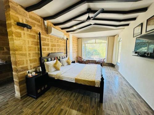 Mendarda Complejo | Gir Lions Paw Resort with Swimming Pool