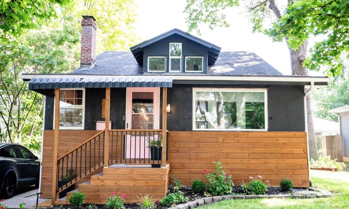 Lee's Summit Casa | Girls Getaway w/ GlamRoom, Sleeps 12, Patio & Fire Pit Walk to Shop, Dink & Dine