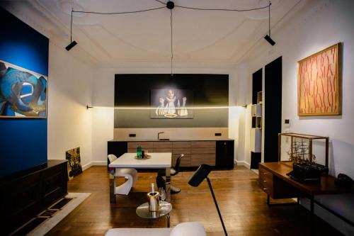 Feronstree et Hors-Chateau Apartamento | GITADIN - Deluxe Suite Valens - Historical Center