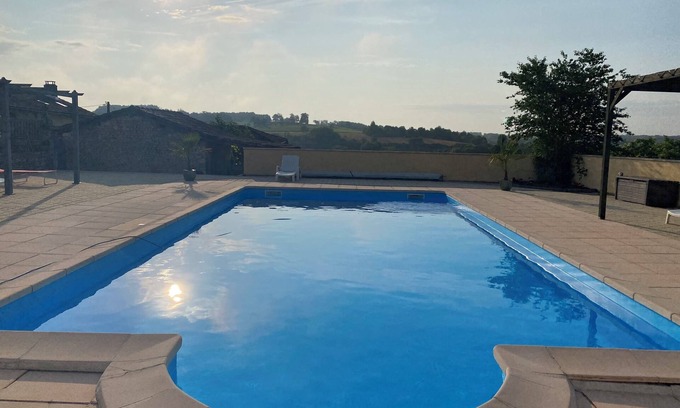 Chatenet Cabaña | Gîte Blanc 4★ : Peaceful rural haven with lovely country views 🌿🏡