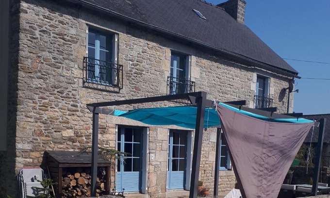 Plumaudan Casa | Gite Bleu Brittany near Dinan