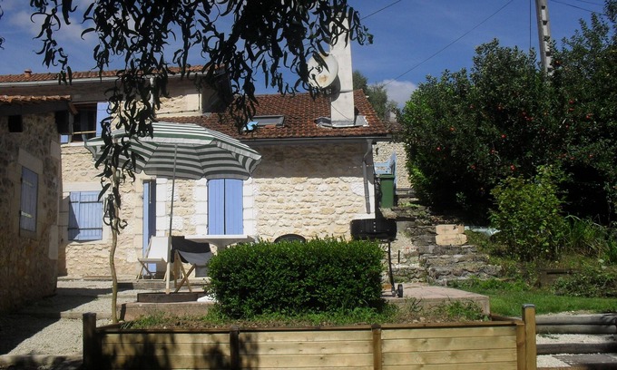 Saint-Cesaire Casa | Casa rural "persianas azules" Pequeña casa de campo en Charente Marítimo