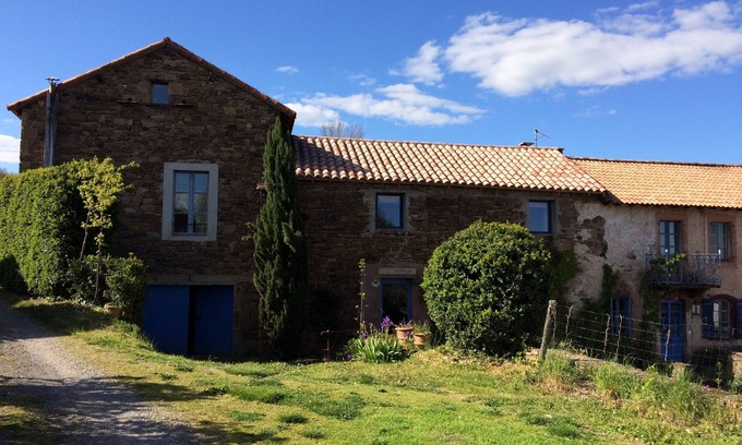 Laval-Roqueceziere Casa | Casa con piscina.