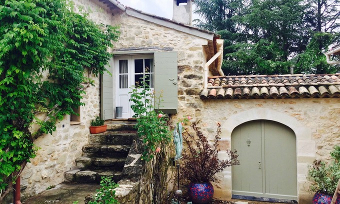Pierrerue Casa | GITE COCOTTE LUBERON, NATURE AND SWIMMING POOL IN FORCALQUIER