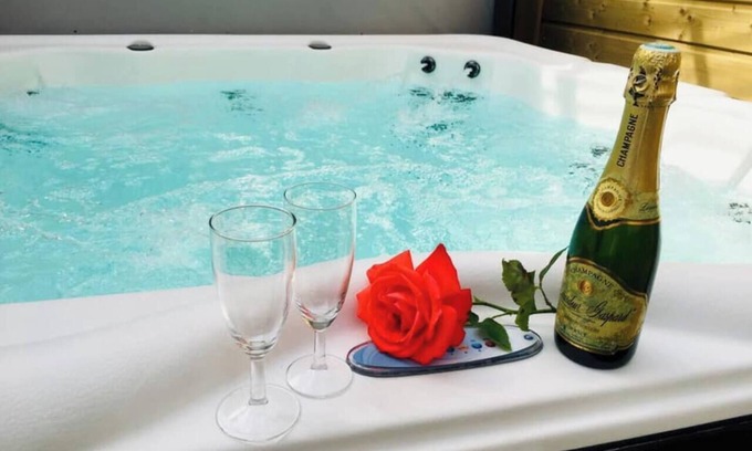 Eu Casa | "Gite de la baigneuse" Eu with Jacuzzi