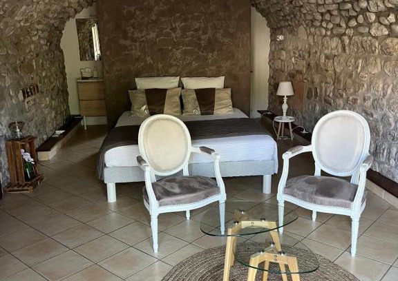 Aubenas Cama Y Desayuno | GITE DE LA CAPPELLA - CHAMBRE D'HÔTES A VOLTA
