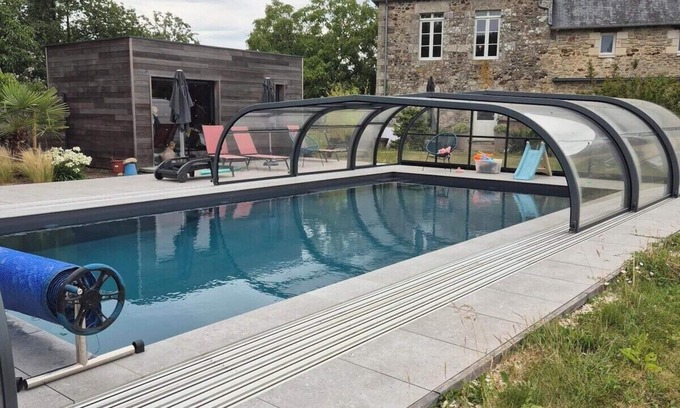 Broons Apartamento | Gite de la Planchette with heated swimming pool