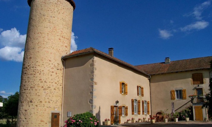 Ambierle Casa | Gite De La Tour De Rouilleres