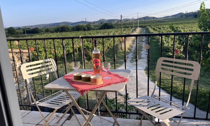 Pont-Saint-Esprit Apartamento | Gite de ROSE under the stars in GARD