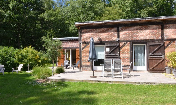 Saint-Germain-de-Livet Cabaña | Gite of the Domaine de la Mésange golf course