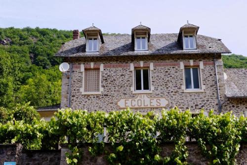 Laval-sur-Luzege Casa | Gite ecole