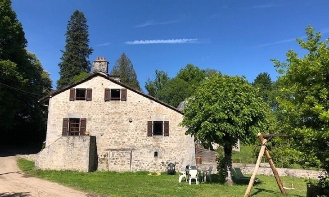 Roumegoux Casa | Gite-Granja -Pesca a Etang-WIFI-Rando en el sitio