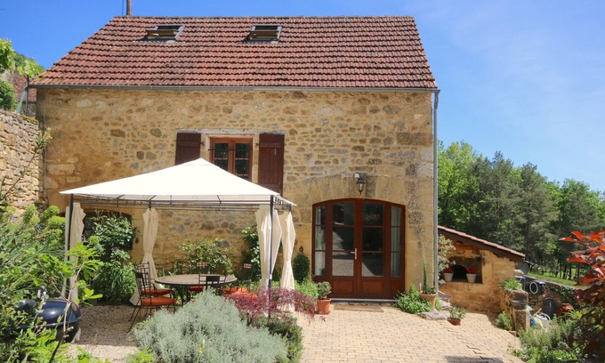 Castels et Bezenac Cabaña | Casa rural y piscina climatizada, Wi-Fi, impresionantes vistas orientadas al sur del valle de Dordoña