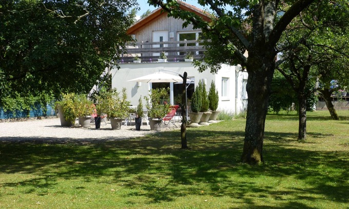 Stockfeld Apartamento | Gite in the city as in the country!