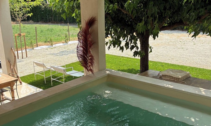 Graveson Casa | Gîte in the Provencal countryside. Heated swimming pool.