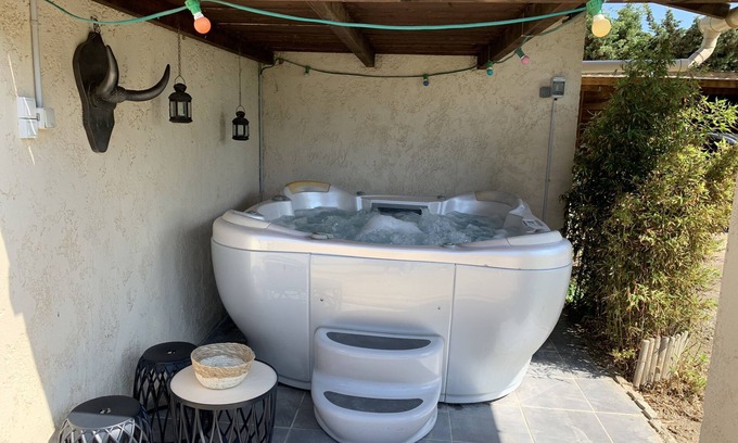 Bellegarde Apartamento | Casa rural a las puertas de la Camarga con piscina - Freewifi