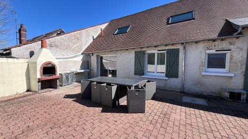 Nouan-sur-Loire Casa | Gite l'Escapade- 8 people- Near castles-2 hours 15 minutes from Paris