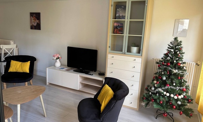 Combs-la-Ville Casa | Gite la Briquette 6 persons near RER D. Paris 30 min. away.