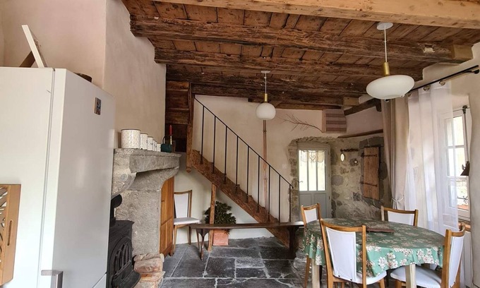 Montaigut-le-Blanc Casa | Gîte la maisonnette in the heart of Auvergne