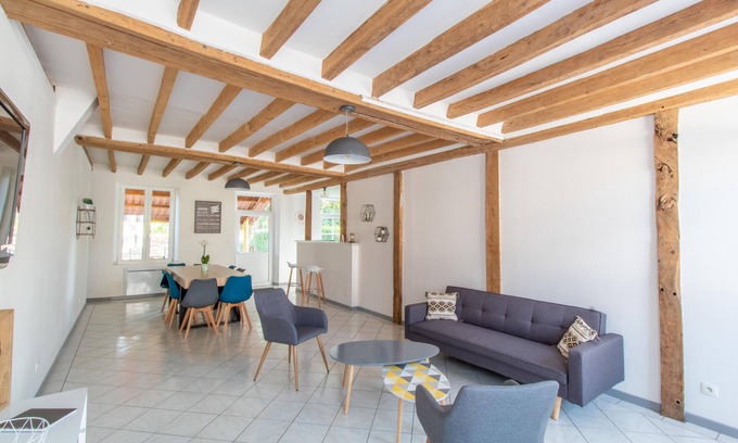 Lorris Casa | Gite "la p'tite étape" close to all amenities