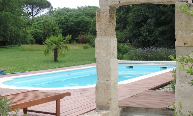 Bergerac Casa | Gite "la vergnassade" the quiet of the countryside in Bergerac with swimming pool access