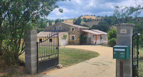 Rhone Crussol Casa | Gite le 1935