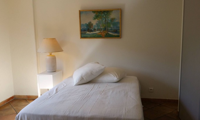 La Colle-sur-Loup Apartamento | Apartamento-Apartamento-Baño en la habitacion-Vista al patio