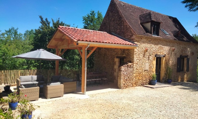 Saint-Germain-de-Belves Casa | GITE "LES CHEVREUILS" IN THE HEART OF PERIGORD NOIR