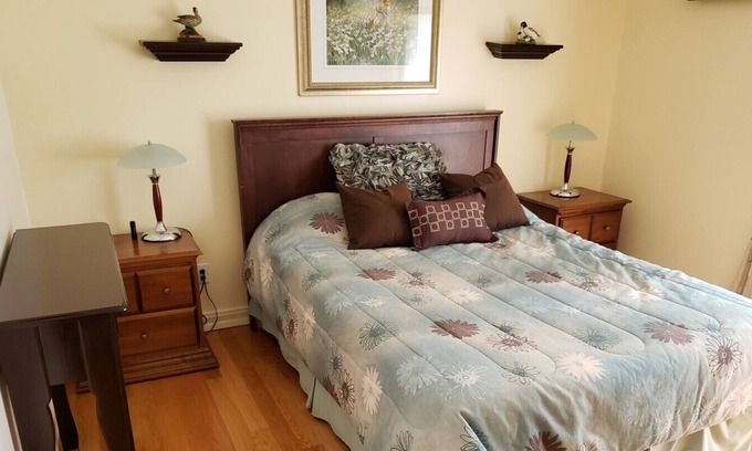 Mauricie Cama Y Desayuno | Gîte le Grandelinois - L'Emilie - Habitación con cama Queen