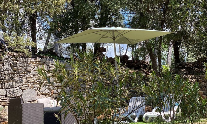 Entrecasteaux Casa | Gîte les Aleps Provence verte Enchanted refuge in the heart of the forest