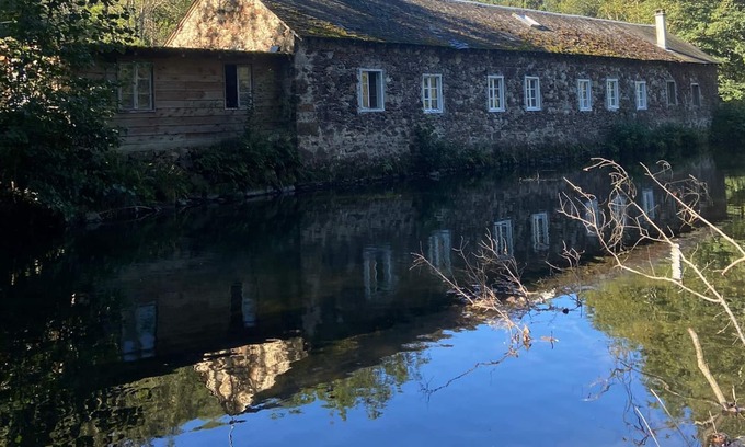 Aleu Cabaña | Gite Loutre - charming riverside cottage, tranquil and dog-friendly