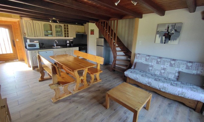 Dommartin-les-Remiremont Cabaña | Gîte dans chalet Manon-Vista a la Montana-Gîte-Familiar-Baño con ducha
