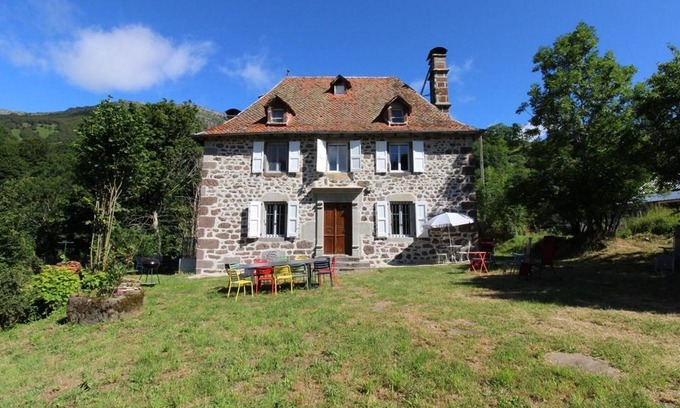 Mandailles-Saint-Julien Cabaña | Gite Mandailles-Saint-Julien, 5 bedrooms, 12 persons